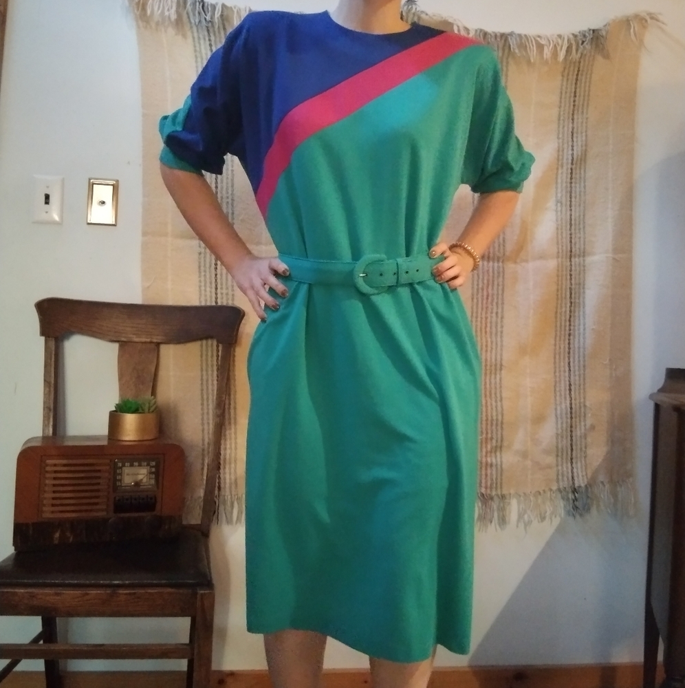 Vintage 80s teal dress w belt
